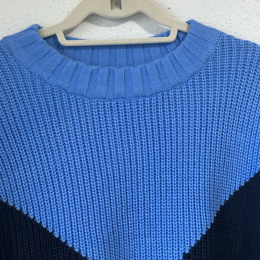 NWOT ladies sweater size XL blue, black and gray. - Picture 5 of 7